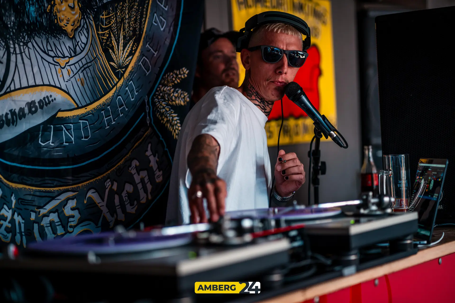 DJ im Blaue Haus